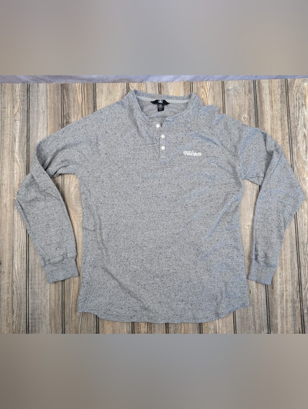 Volcom Men's Gray Long Sleeve Henley Shirt Size M 100% Cotton True To This